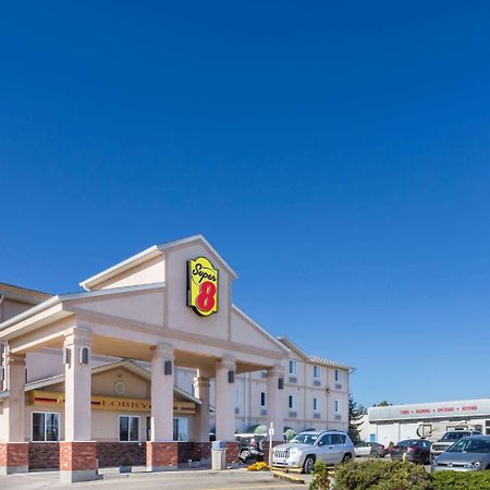 מלון Super 8 By Wyndham Moose Jaw Sk מראה חיצוני תמונה