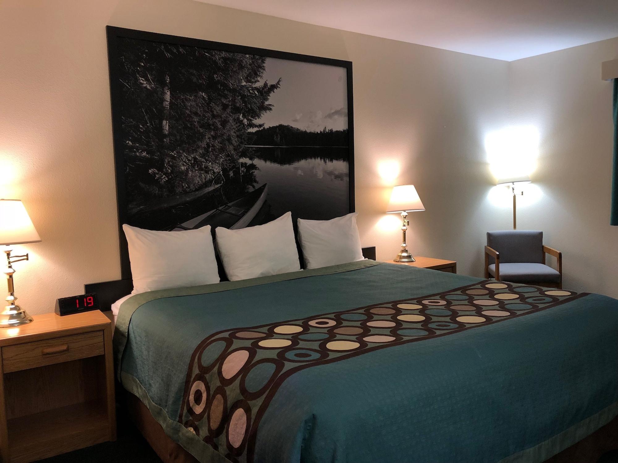 מלון Super 8 By Wyndham Moose Jaw Sk מראה חיצוני תמונה