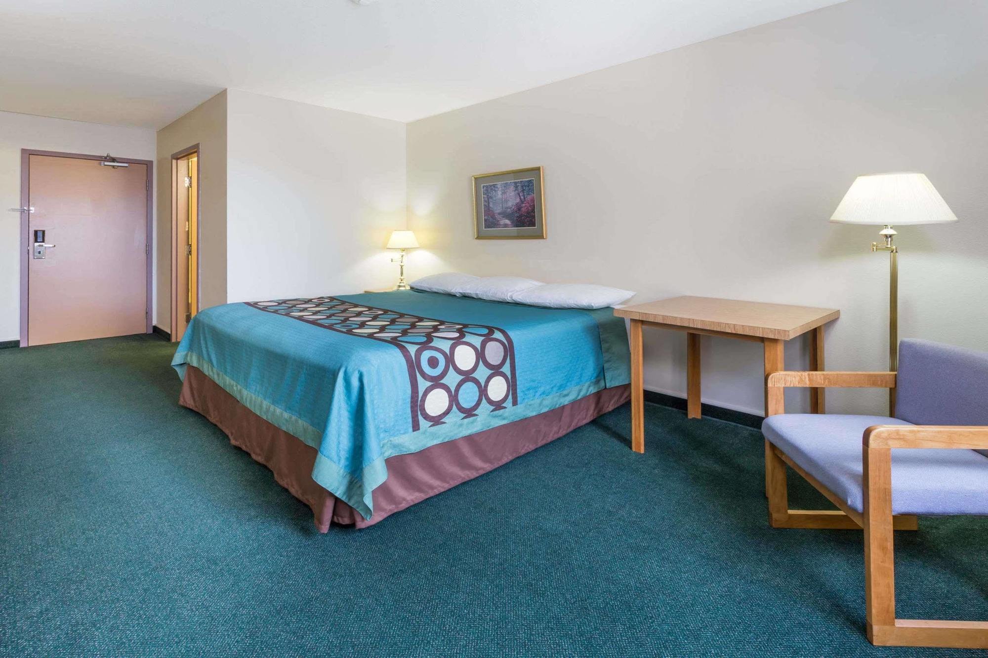 מלון Super 8 By Wyndham Moose Jaw Sk מראה חיצוני תמונה